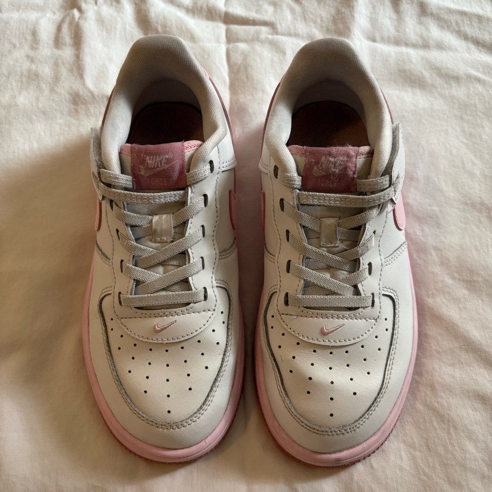Nike White and Pink Air Force 1 Sneakers 2.5y